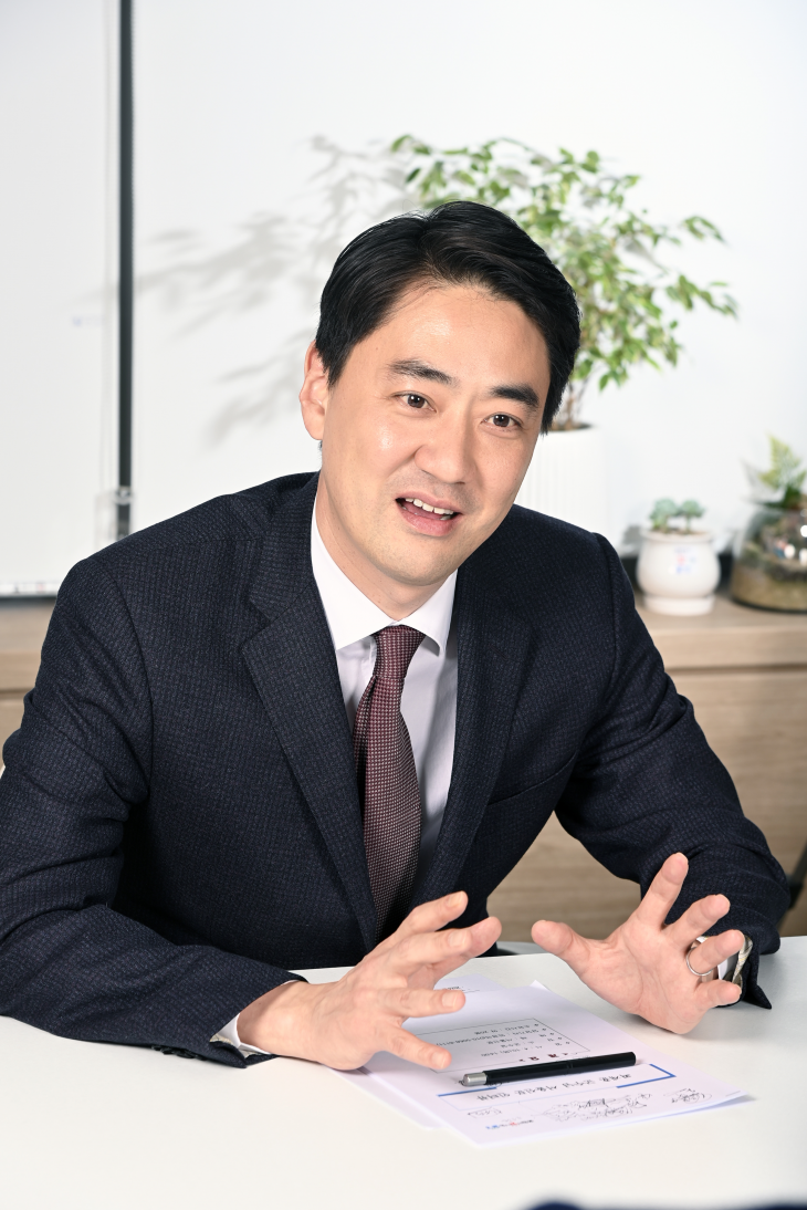 최재훈 대구 달성군수가 지난 15일 집무실에서 가진 서울신문과의 인터뷰에서 그간 군정을 운영한 소회와 앞으로의 정책 운영 방향을 소개하고 있다. 달성군 제공