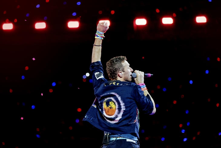 세계적인 브릿팝 밴드 ‘콜드플레이(Coldplay)’가 16일 오후 경기 고양 고양종합운동장에서 두 번째 내한공연 ‘라이브 네이션 프레젠츠 콜드플레이 : 뮤직 오브 더 스피어스 딜리버드 바이 디에이치엘(LIVE NATION PRESENTS COLDPLAY : MUSIC OF THE SPHERES DELIVERED BY DHL)’을 펼치고 있다. 라이브 네이션 코리아 제공