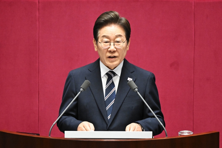 이재명 대통령이 26일 국회에서 열린 제426회국회(임시회) 제2차 본회의에서 2025년도 제2회 추가경정예산안에 대한 정부의 시정연설을 하고 있다. 2025.6.26 홍윤기 기자