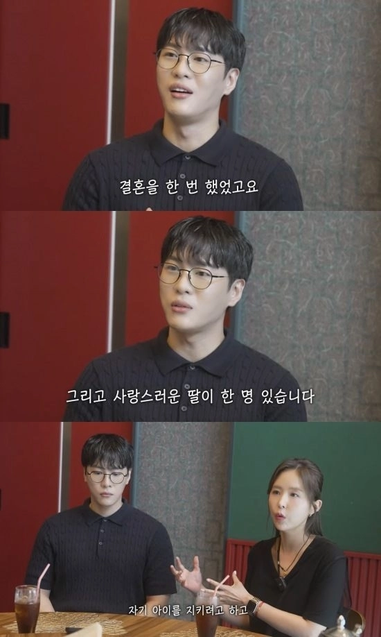 유튜브 채널 ‘어떠신지?’에 출연한 혼성 그룹 ‘코요태’의 멤버 신지(44·본명 이지선)와 예비남편인 가수 문원(37·본명 박상문). 2025.7.2 유튜브 화면 유튜브 채널 ‘어떠신지?’에 출연한 혼성 그룹 ‘코요태’의 멤버 신지(44·본명 이지선)와 예비남편인 가수 문원(37·본명 박상문). 2025.7.2 유튜브 화면
