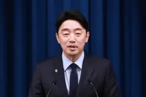 thumbnail - 탁월한 기획·소통으로 계파 상관없이 중용… 李대통령 “제 깐부입니다”