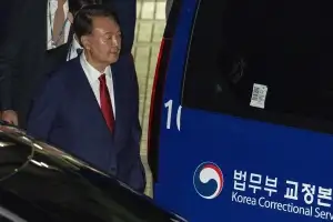 thumbnail - 특검, 재구속 후 출석 불응 尹 강제구인 검토… 현실적 한계도