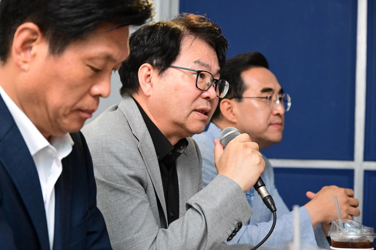 기자간담회 하는 이한주 국정기획위원장 기자간담회 하는 이한주 국정기획위원장