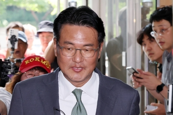 김태효 전 국가안보실 1차장이 11일 오후 서울 서초구 순직 해병 특별검사팀 사무실로 출석하고 있다. 뉴시스 김태효 전 국가안보실 1차장이 11일 오후 서울 서초구 순직 해병 특별검사팀 사무실로 출석하고 있다. 뉴시스