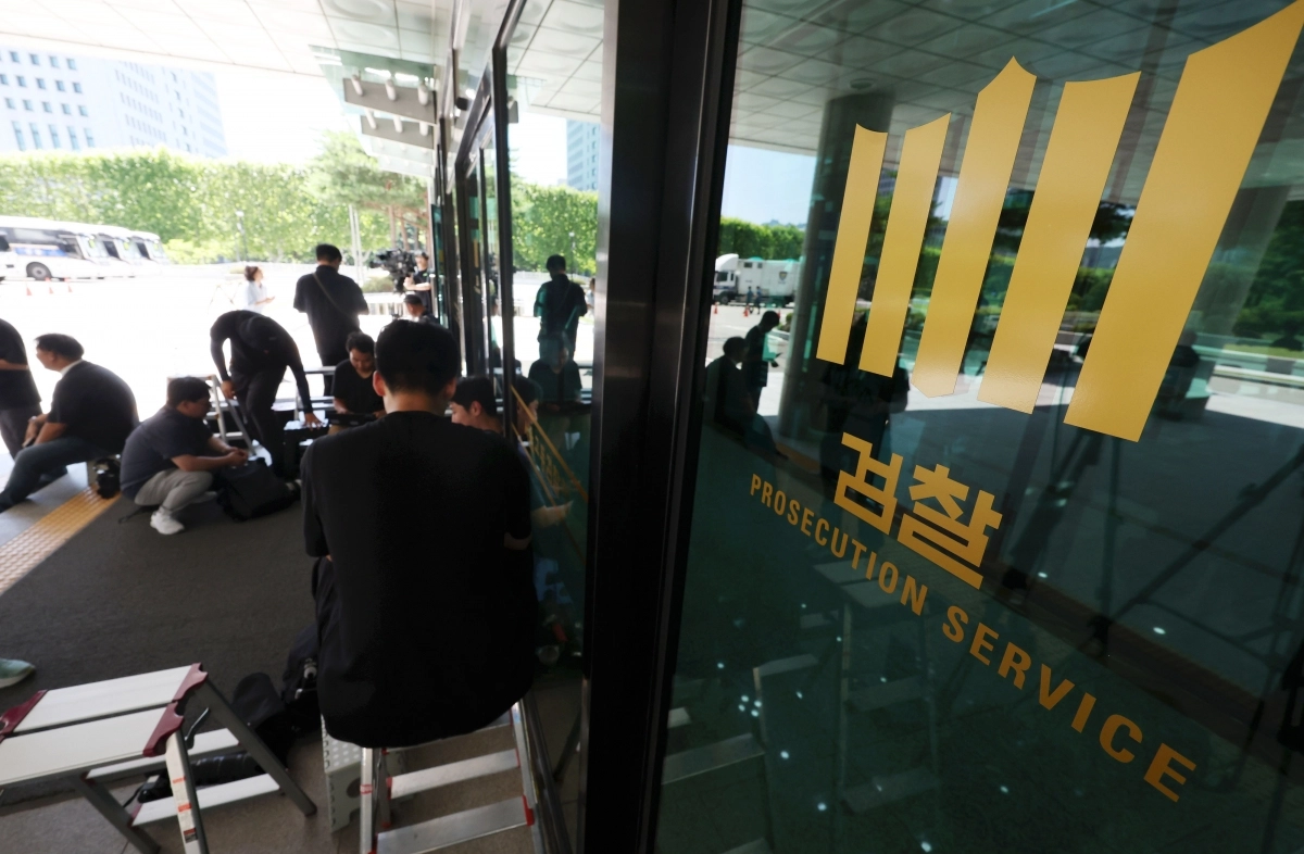 윤석열 전 대통령, 내란특검 구속 후 첫 조사 불응 윤석열 전 대통령, 내란특검 구속 후 첫 조사 불응