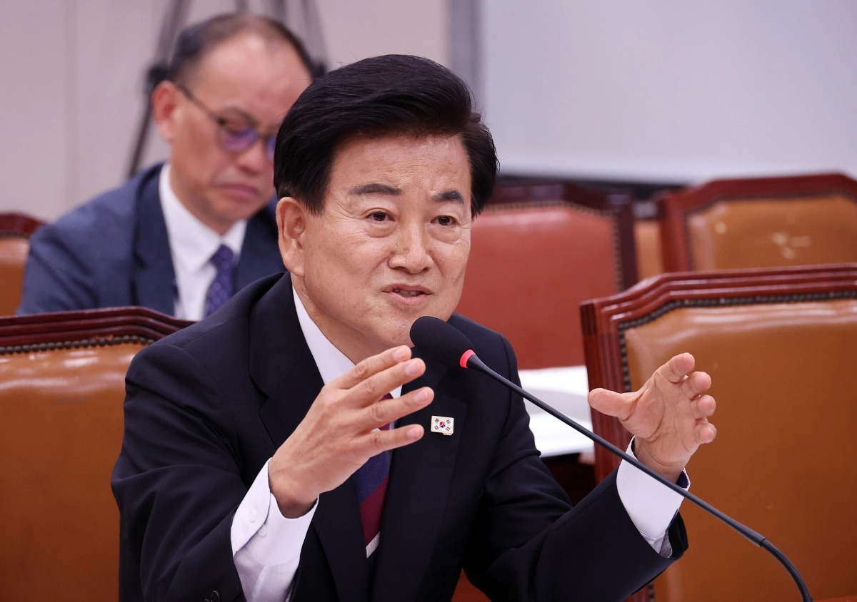 정동영 통일부 장관 후보자가 14일 국회 외교통일위원회에서 열린 인사청문회에 출석해 의원의 질의에 답변하고 있다. 2025.7.14. 연합뉴스 정동영 통일부 장관 후보자가 14일 국회 외교통일위원회에서 열린 인사청문회에 출석해 의원의 질의에 답변하고 있다. 2025.7.14. 연합뉴스