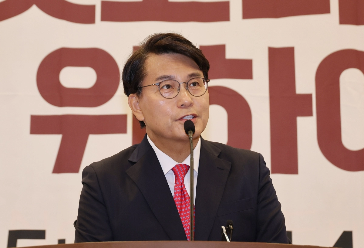 발언하는 윤상현 의원 발언하는 윤상현 의원
