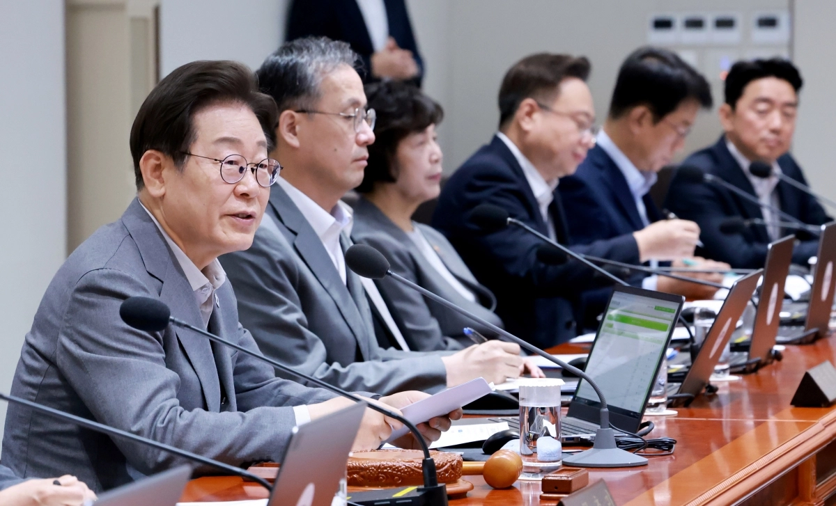 이재명 대통령이 15일 서울 용산 대통령실 청사에서 열린 국무회의에서 발언하고 있다. 2025.7.15 연합뉴스 이재명 대통령이 15일 서울 용산 대통령실 청사에서 열린 국무회의에서 발언하고 있다. 2025.7.15 연합뉴스